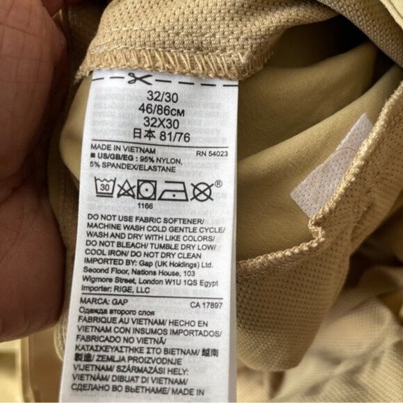 Gap performance stretch khakis Men's Tan Pants Size 32X30 - Picture 11 of 12
